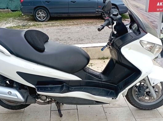 suzuki burgman uh 200 2013 mod 2014 trafik çıkışlı 140 km hız 98.000.TL.
