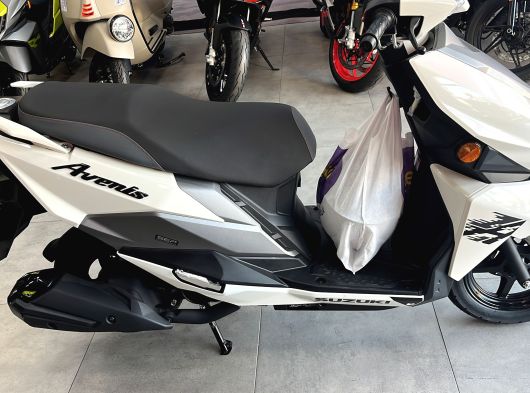 Suzuki avenis
