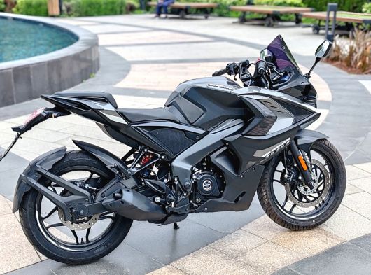 BAJAJ RS 200 2023 MODEL  ORJİNAL KM  ÖN BORULAR VE SO GIRANAJ DEYİŞTİ ORJİNAL HALİNDE CEKMESİ İTMESİ YOK 05448926531 - 11. fotoğraf